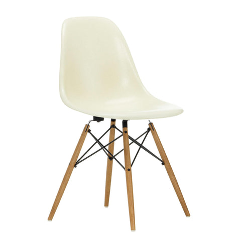 Cadeira Eames em Fibra de Vidro DSW / Base Freixo